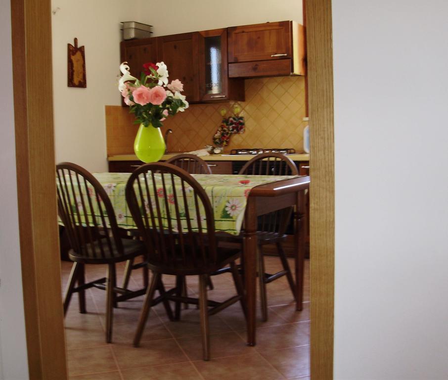 Artistika Golden Apartment カピターナ 部屋 写真